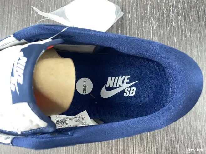 Navy Low Jordan Midnight CJ7891-400 1 SB 0502